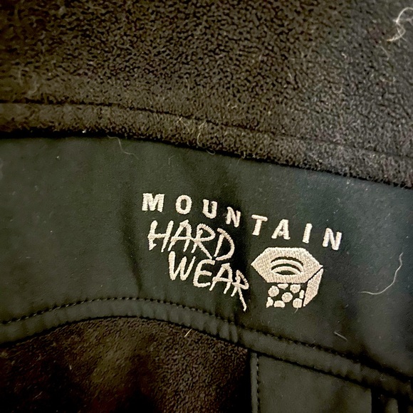 ✨Mountain Hardwear Black Performance Fleece✨ - Picture 2 of 8